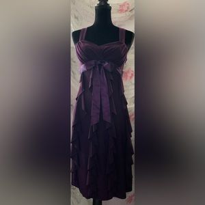 Dress barn, purple dress soft flowing mid length size 4 great condition!